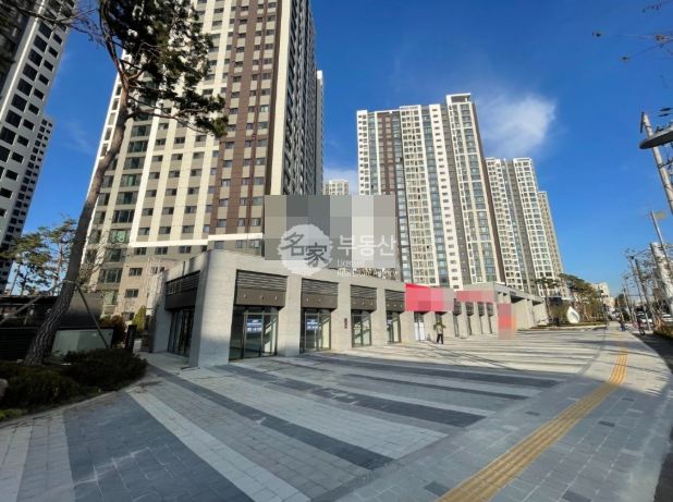 인천 미추홀구 학익동 학익동 대단지 SK뷰 아파트 단지 내 상가 1층 공실 월세 매물번호 14810 사진 1