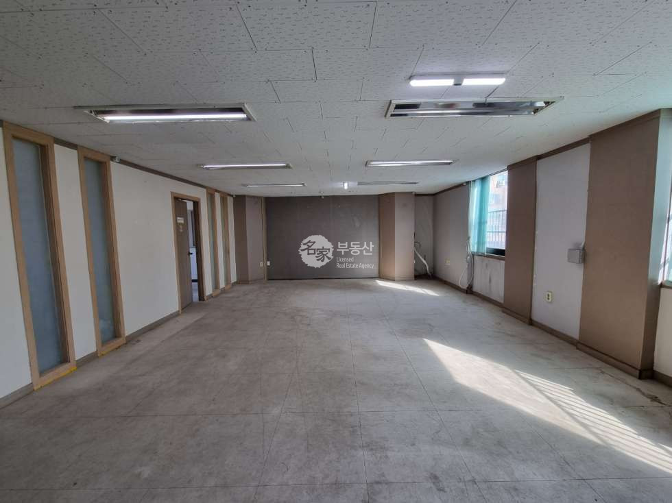 인천 미추홀구 학익동 학익동 법조타운 대로변 간판 가능한 사무실 월세 매물번호 11629 사진 1